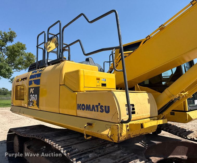 image for item ED5883 2017 Komatsu PC360LC-11 excavator