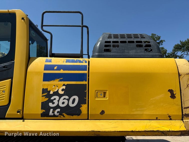 image for item ED5883 2017 Komatsu PC360LC-11 excavator