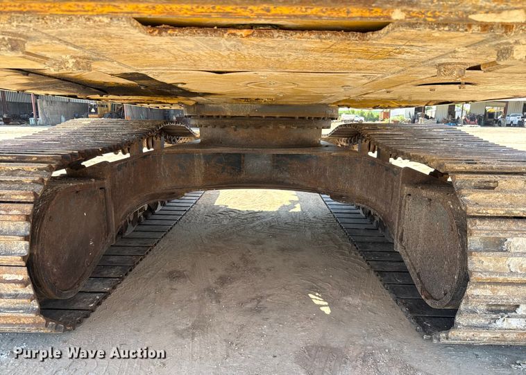 image for item ED5883 2017 Komatsu PC360LC-11 excavator