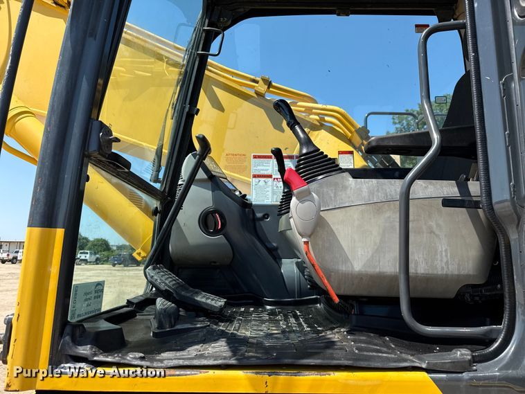 image for item ED5883 2017 Komatsu PC360LC-11 excavator