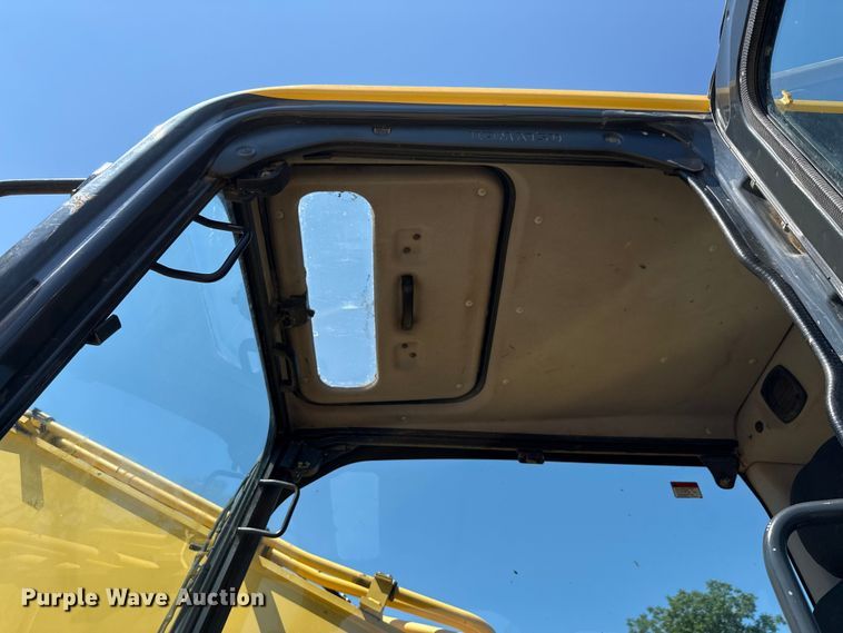 image for item ED5883 2017 Komatsu PC360LC-11 excavator