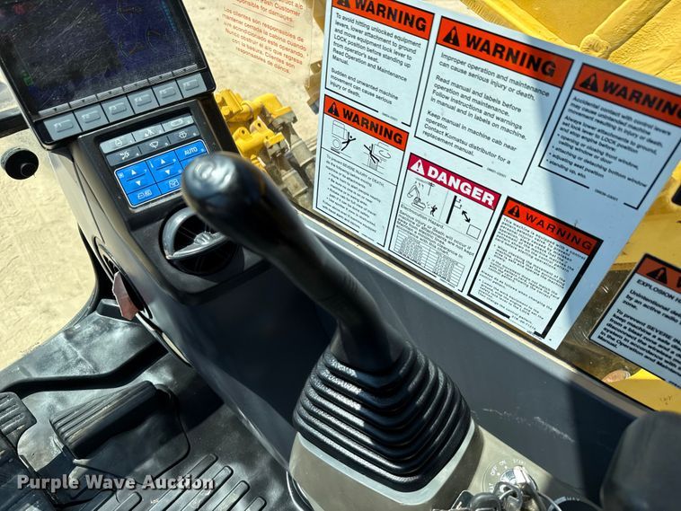 image for item ED5883 2017 Komatsu PC360LC-11 excavator