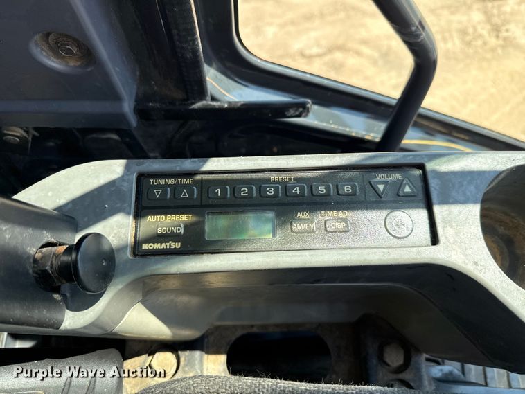 image for item ED5883 2017 Komatsu PC360LC-11 excavator