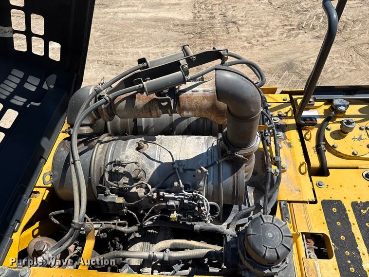 image for item ED5883 2017 Komatsu PC360LC-11 excavator