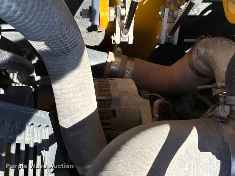 image for item ED5883 2017 Komatsu PC360LC-11 excavator