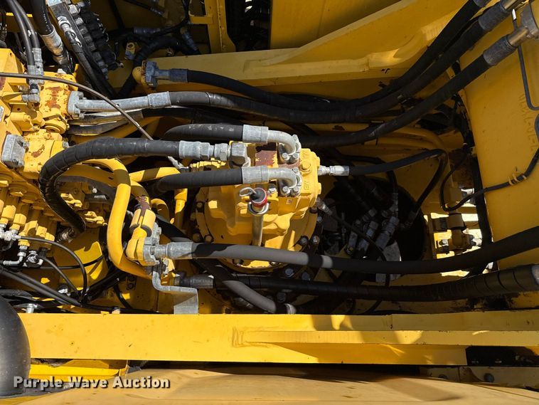 image for item ED5883 2017 Komatsu PC360LC-11 excavator