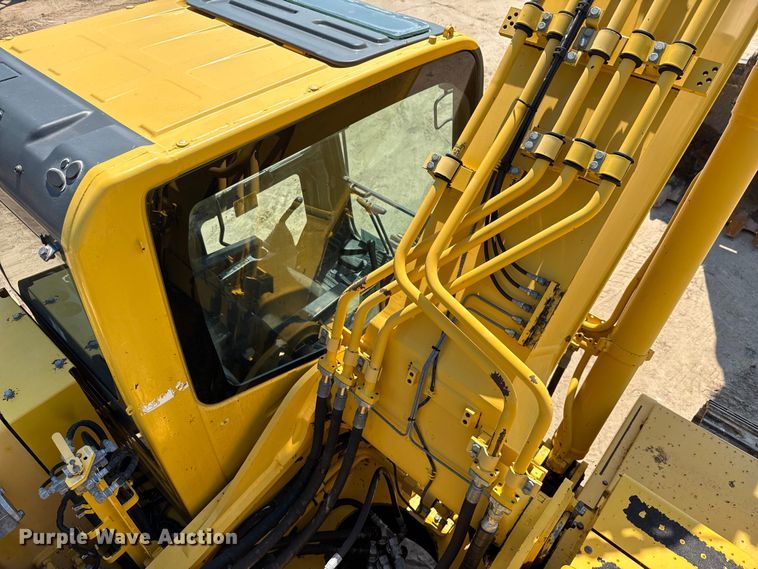 image for item ED5883 2017 Komatsu PC360LC-11 excavator