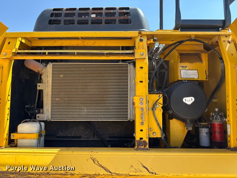 image for item ED5883 2017 Komatsu PC360LC-11 excavator