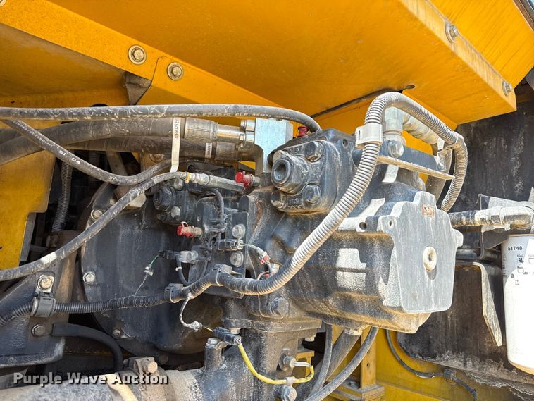 image for item ED5883 2017 Komatsu PC360LC-11 excavator