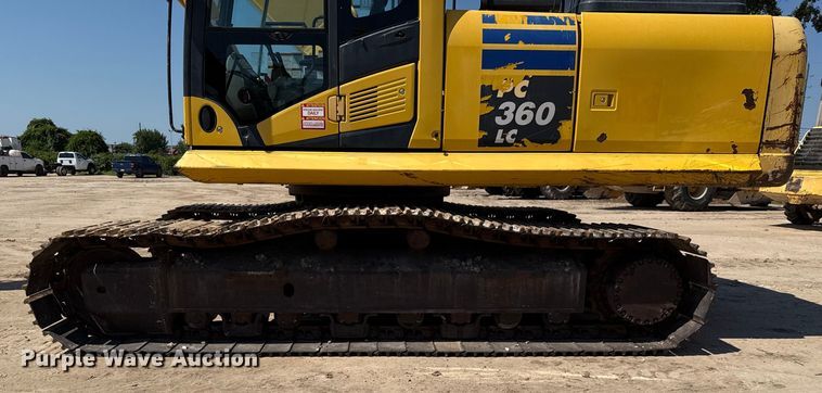 image for item ED5883 2017 Komatsu PC360LC-11 excavator
