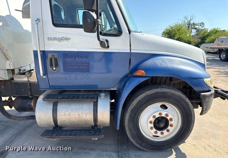 image for item ED5885 2012 International 4300 water truck