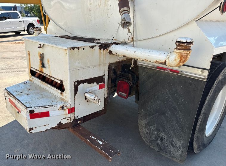 image for item ED5885 2012 International 4300 water truck