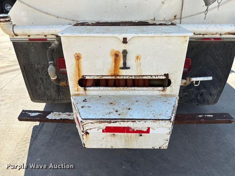 image for item ED5885 2012 International 4300 water truck