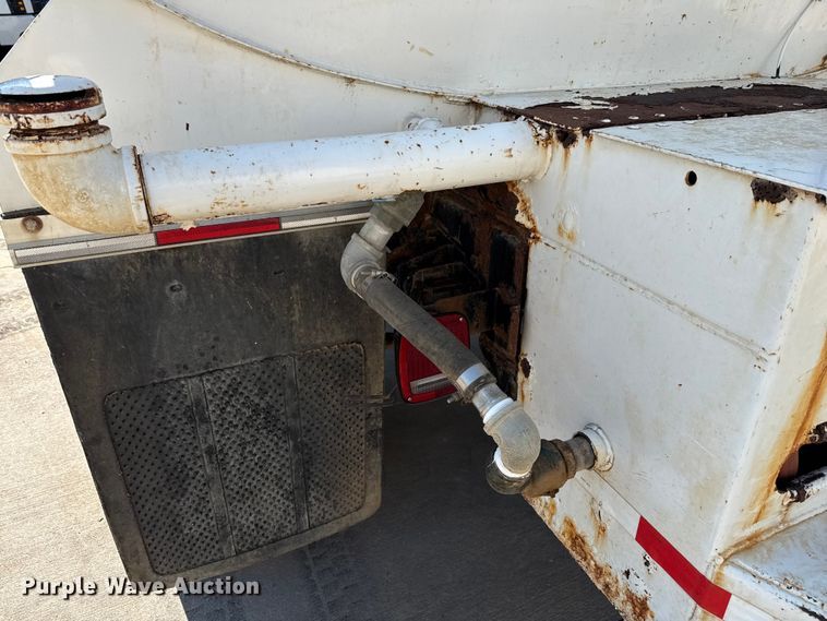 image for item ED5885 2012 International 4300 water truck