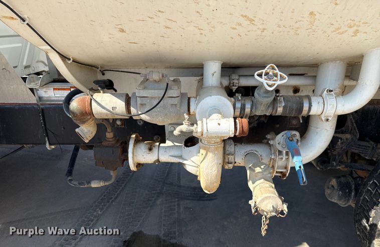 image for item ED5885 2012 International 4300 water truck