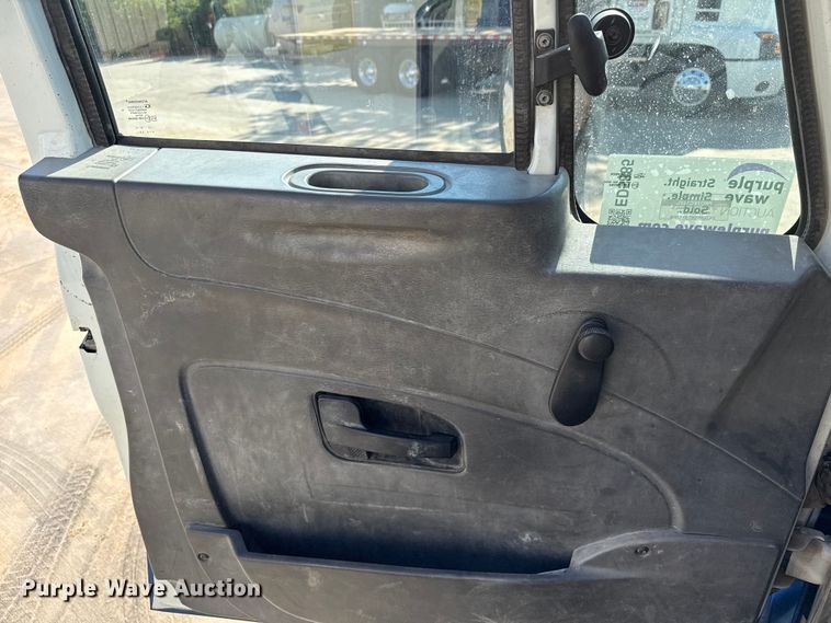 image for item ED5885 2012 International 4300 water truck