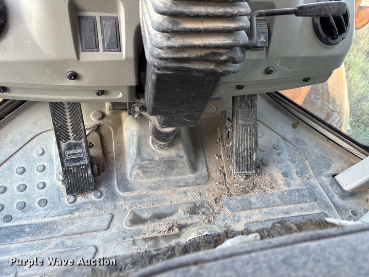 image for item ED5886 2005 Hyundai HL760-7 wheel loader