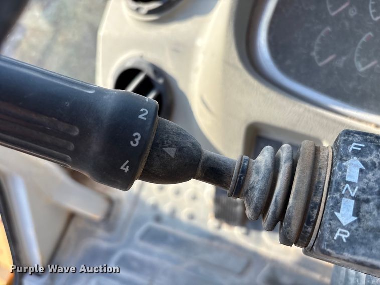 image for item ED5886 2005 Hyundai HL760-7 wheel loader