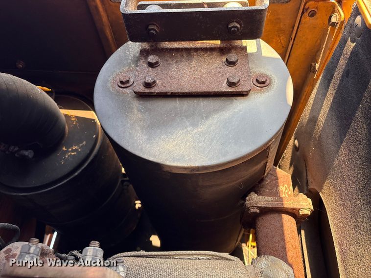 image for item ED5886 2005 Hyundai HL760-7 wheel loader