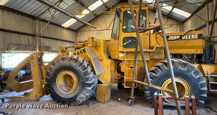 image for item ED5887 1994 John Deere 744E wheel loader