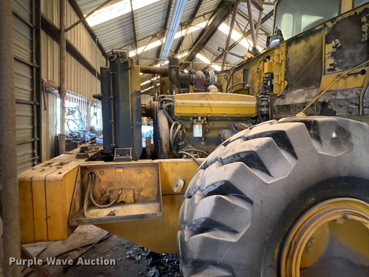 image for item ED5887 1994 John Deere 744E wheel loader