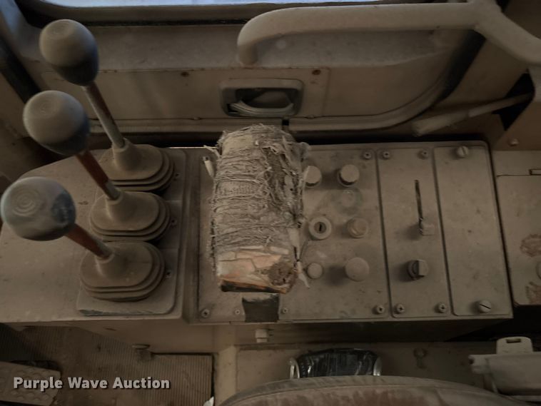 image for item ED5887 1994 John Deere 744E wheel loader