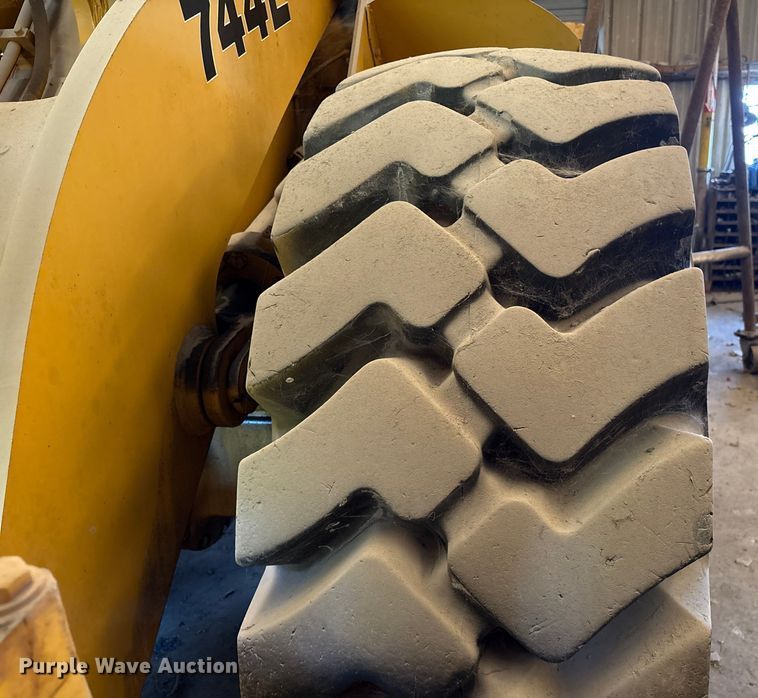 image for item ED5887 1994 John Deere 744E wheel loader