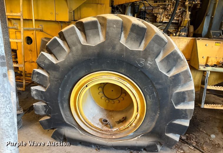 image for item ED5887 1994 John Deere 744E wheel loader