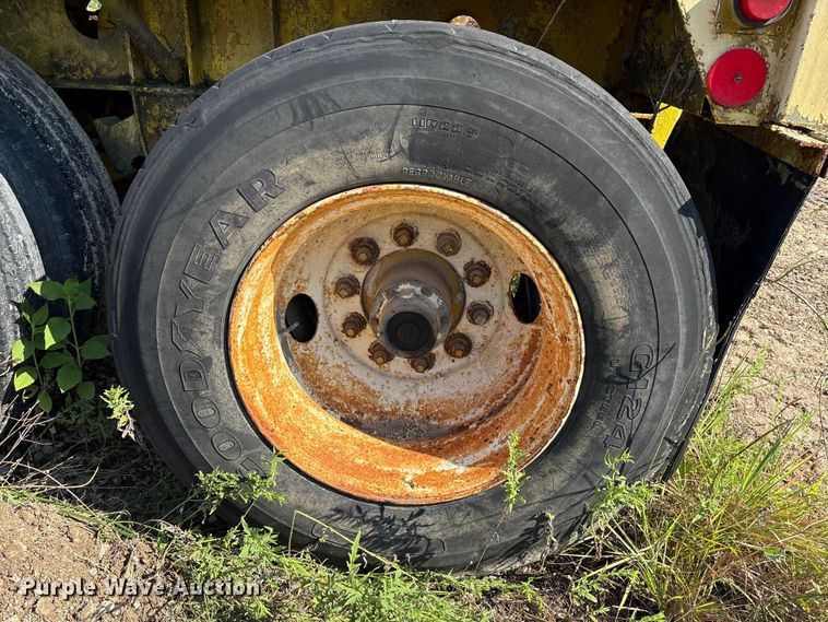 image for item ED5890 1984 Transcraft TL90K-45 flatbed trailer