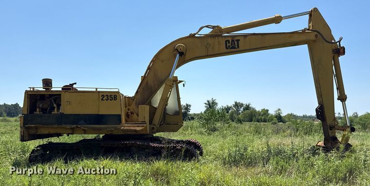 image for item ED5894 1986 Caterpillar 235B excavator