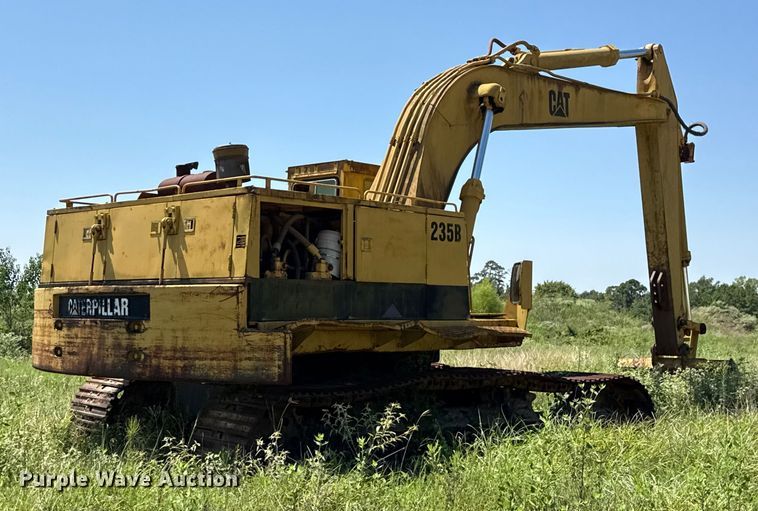 image for item ED5894 1986 Caterpillar 235B excavator