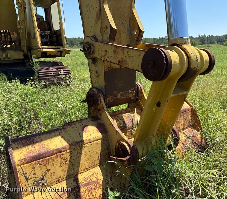 image for item ED5894 1986 Caterpillar 235B excavator