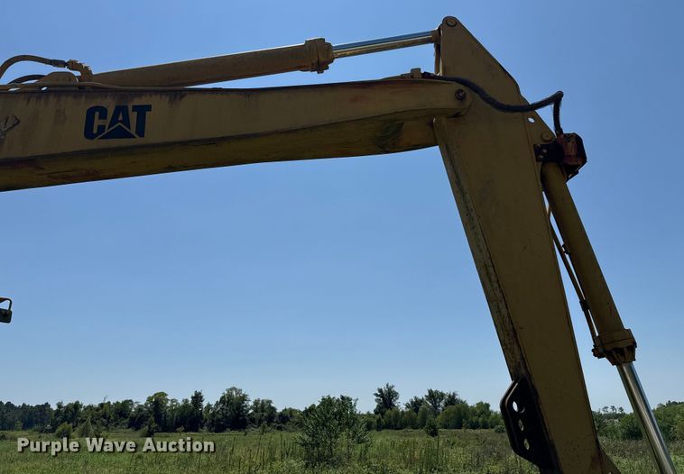 image for item ED5894 1986 Caterpillar 235B excavator