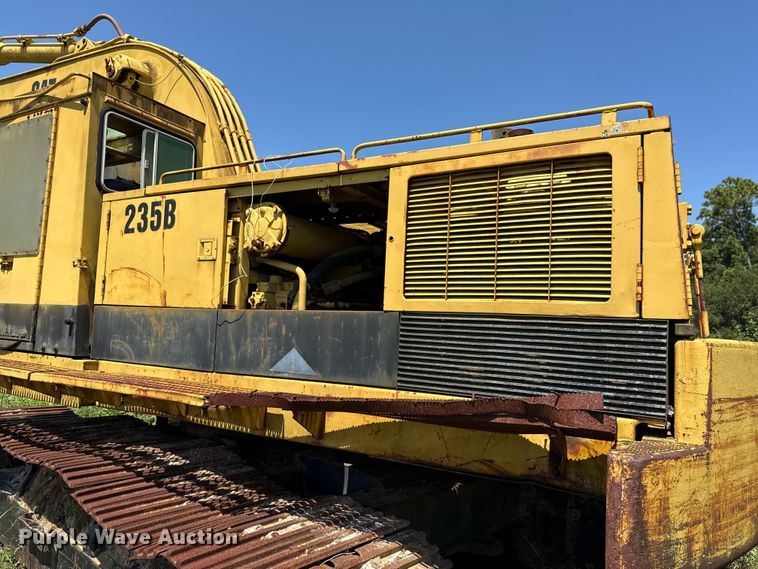 image for item ED5894 1986 Caterpillar 235B excavator