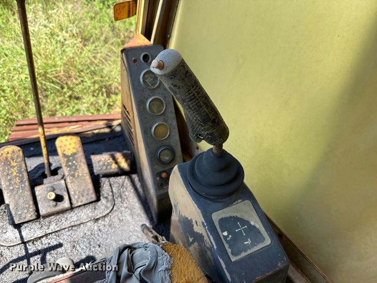 image for item ED5894 1986 Caterpillar 235B excavator