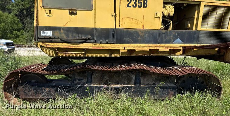 image for item ED5894 1986 Caterpillar 235B excavator