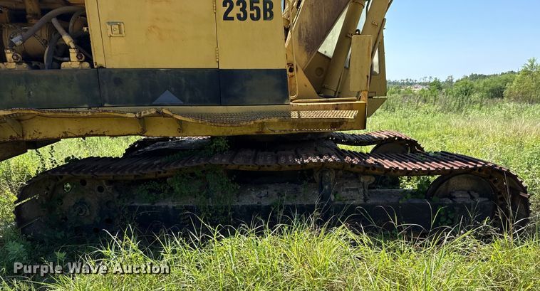 image for item ED5894 1986 Caterpillar 235B excavator