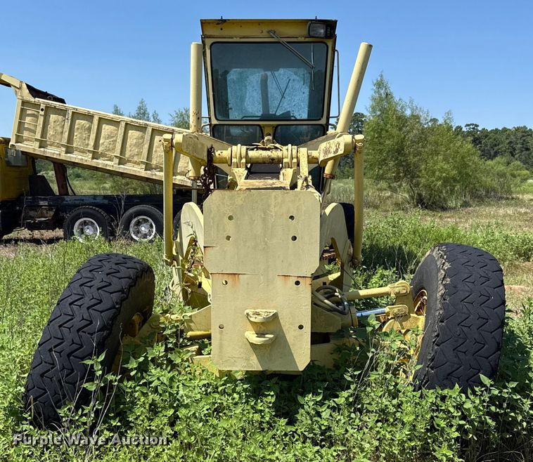 image for item ED5895 1991 Champion 720A motor grader