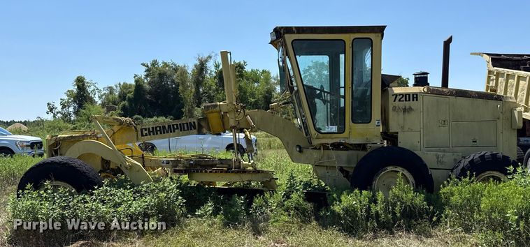 image for item ED5895 1991 Champion 720A motor grader