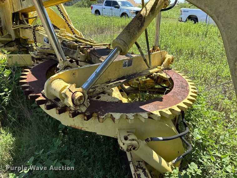 image for item ED5895 1991 Champion 720A motor grader