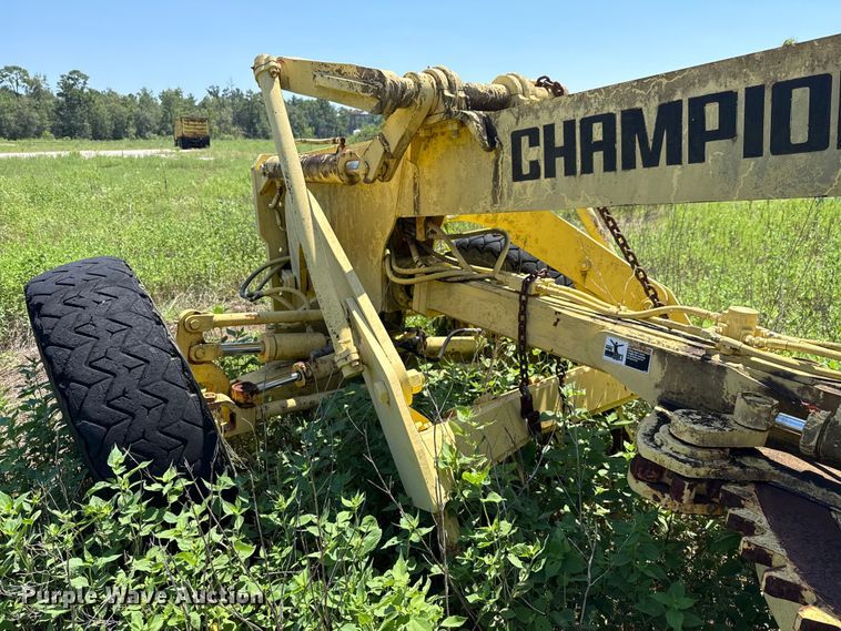 image for item ED5895 1991 Champion 720A motor grader