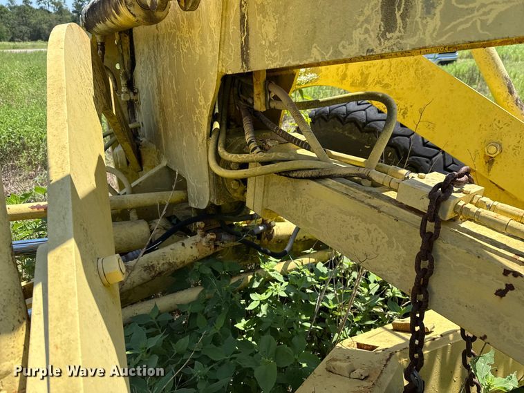 image for item ED5895 1991 Champion 720A motor grader