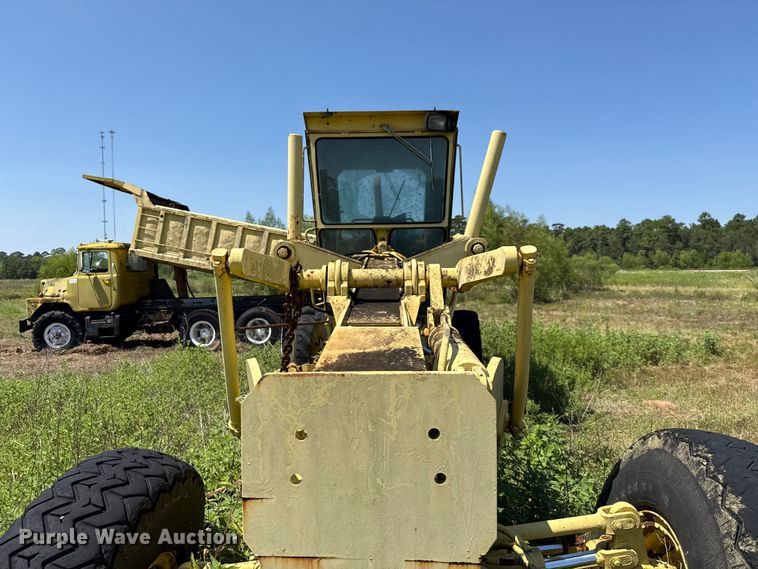 image for item ED5895 1991 Champion 720A motor grader