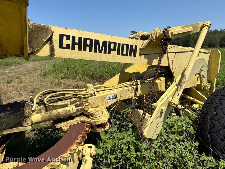 image for item ED5895 1991 Champion 720A motor grader