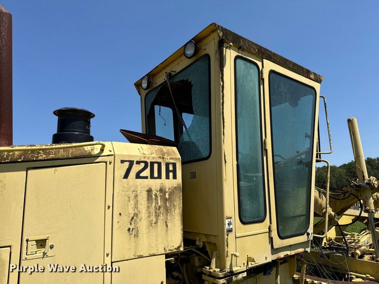 image for item ED5895 1991 Champion 720A motor grader