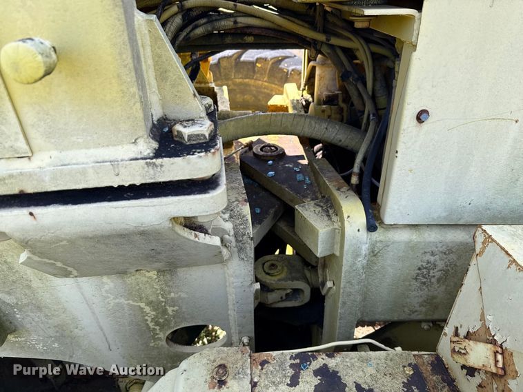 image for item ED5895 1991 Champion 720A motor grader