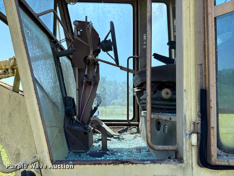 image for item ED5895 1991 Champion 720A motor grader