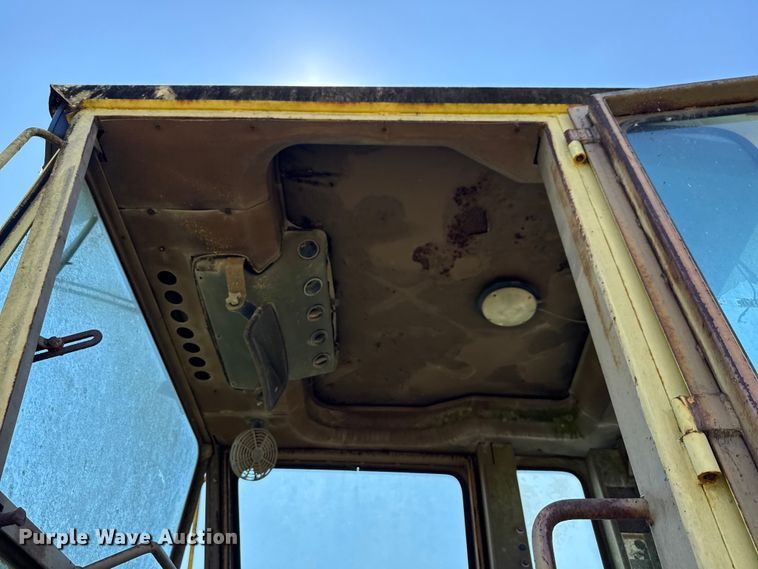 image for item ED5895 1991 Champion 720A motor grader