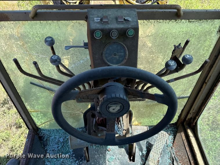 image for item ED5895 1991 Champion 720A motor grader