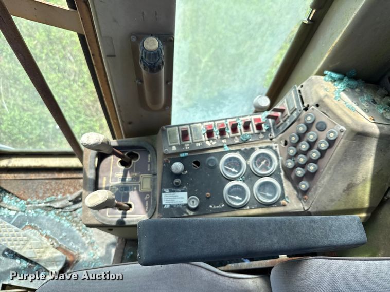 image for item ED5895 1991 Champion 720A motor grader